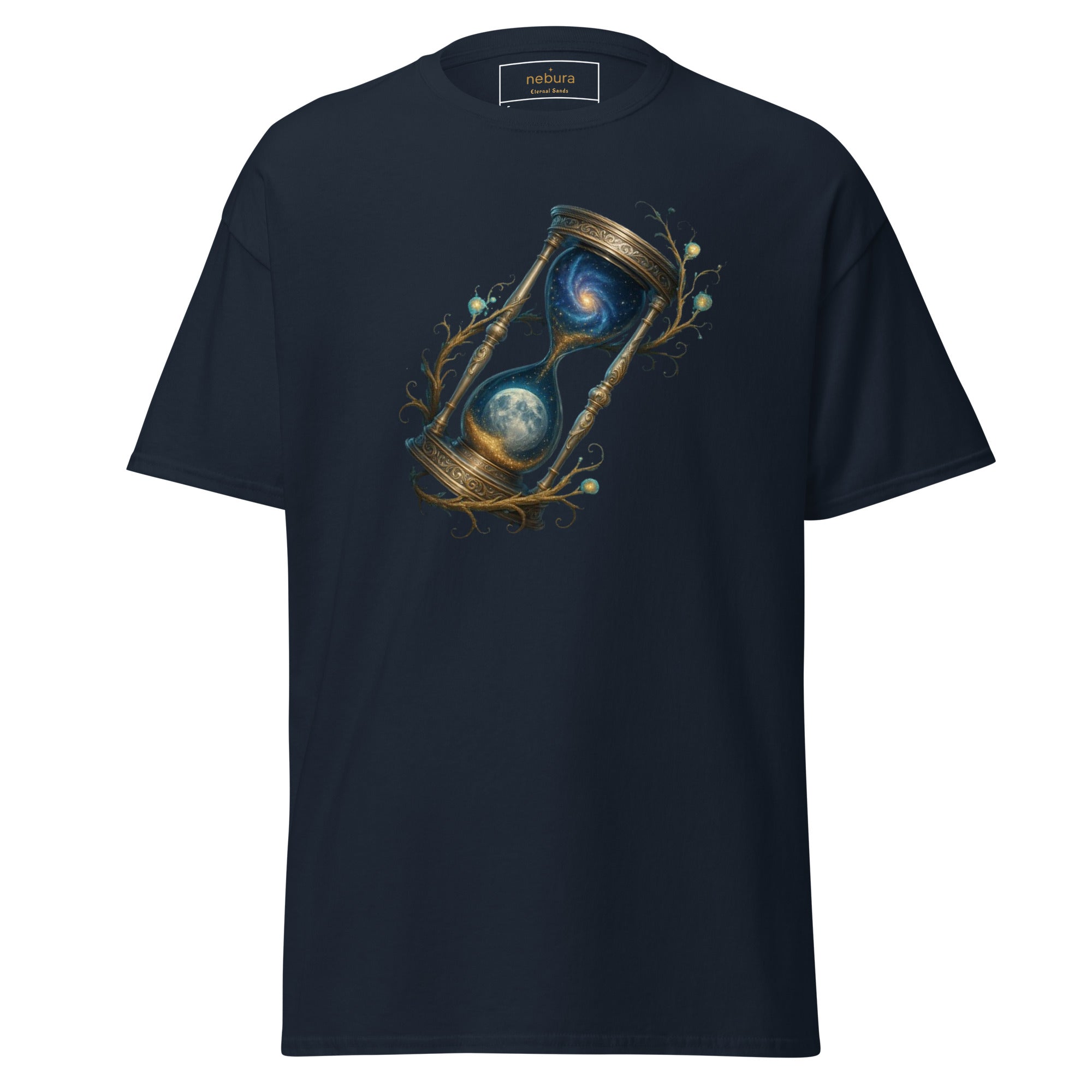 Dunkelblaues Nebura Shirt mit Eternal Sands Motiv auf der Vorderseite, stilles kosmisches Design über Zeit und Gleichgewicht